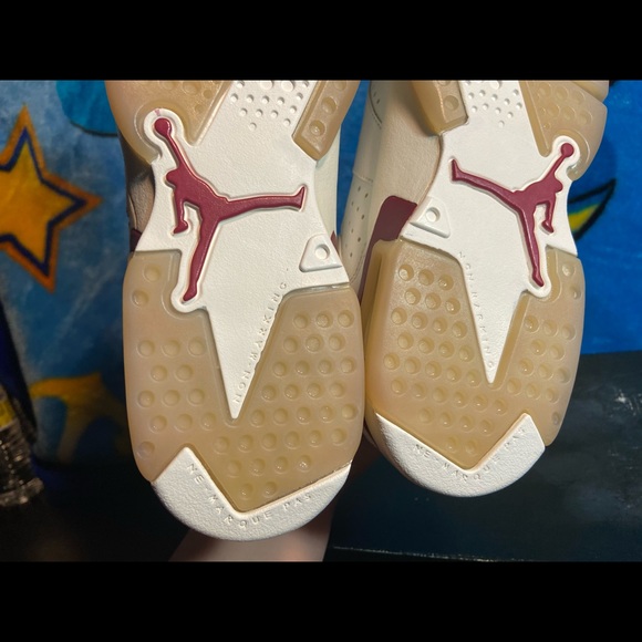 Jordan 6 Maroon - Picture 5 of 10
